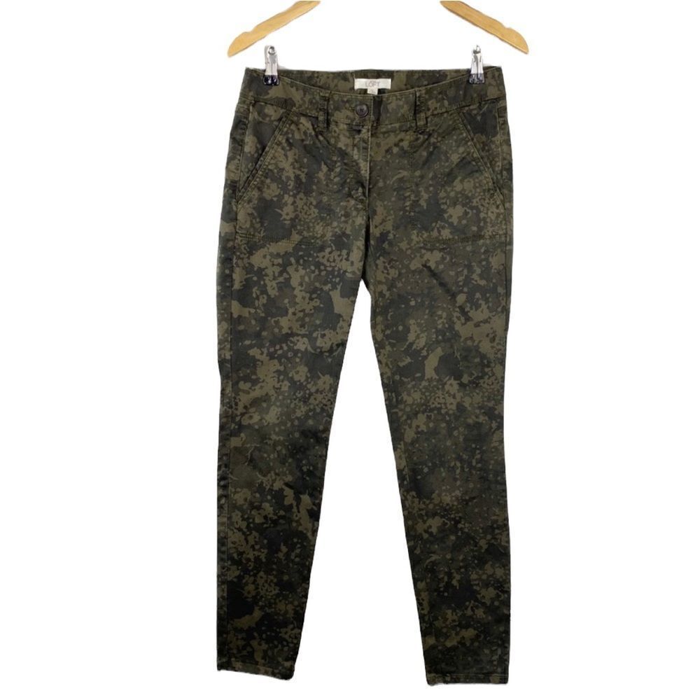 Loft Julie fit army green camo taper slim pants size 2